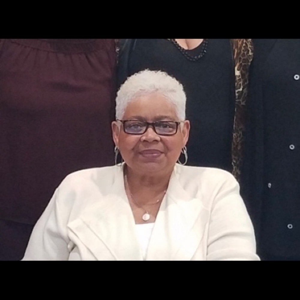 Meet your Posher, Gloria